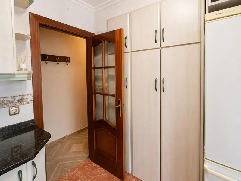 Apartment - Top Floor Apartment в продаже в Málaga, Málaga. В доме 3 спален и 1 ванных комнат. Площадь дома 73 м²