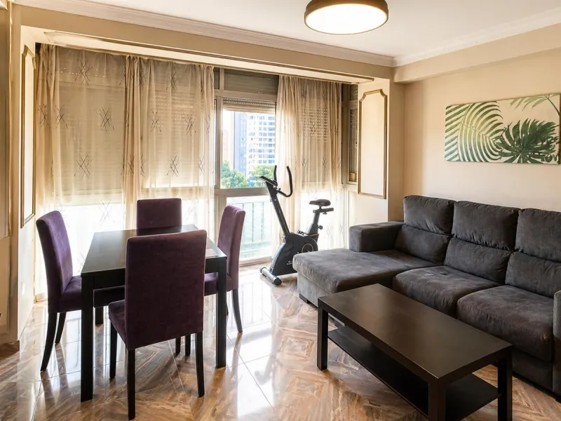Apartment - Top Floor Apartment в продаже в Málaga, Málaga. В доме 3 спален и 1 ванных комнат. Площадь дома 73 м²