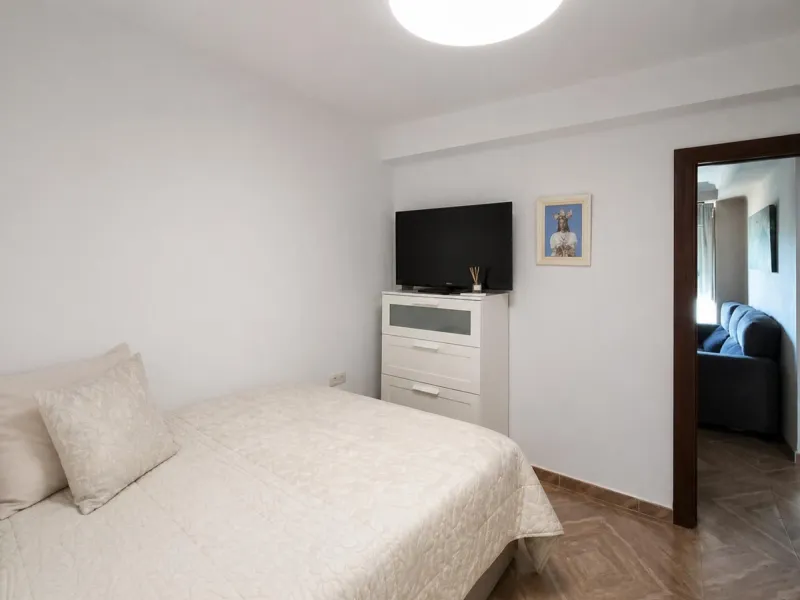 Apartment - Top Floor Apartment в продаже в Málaga, Málaga. В доме 3 спален и 1 ванных комнат. Площадь дома 73 м²