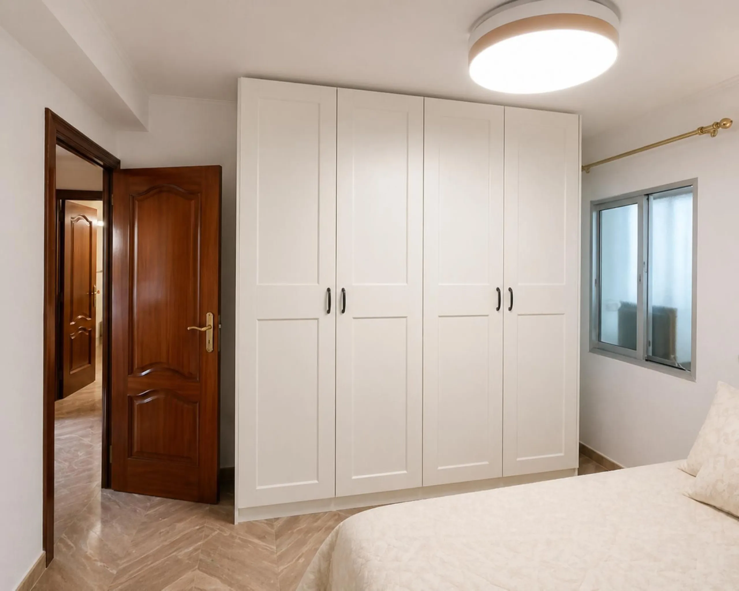 Apartment - Top Floor Apartment в продаже в Málaga, Málaga. В доме 3 спален и 1 ванных комнат. Площадь дома 73 м²