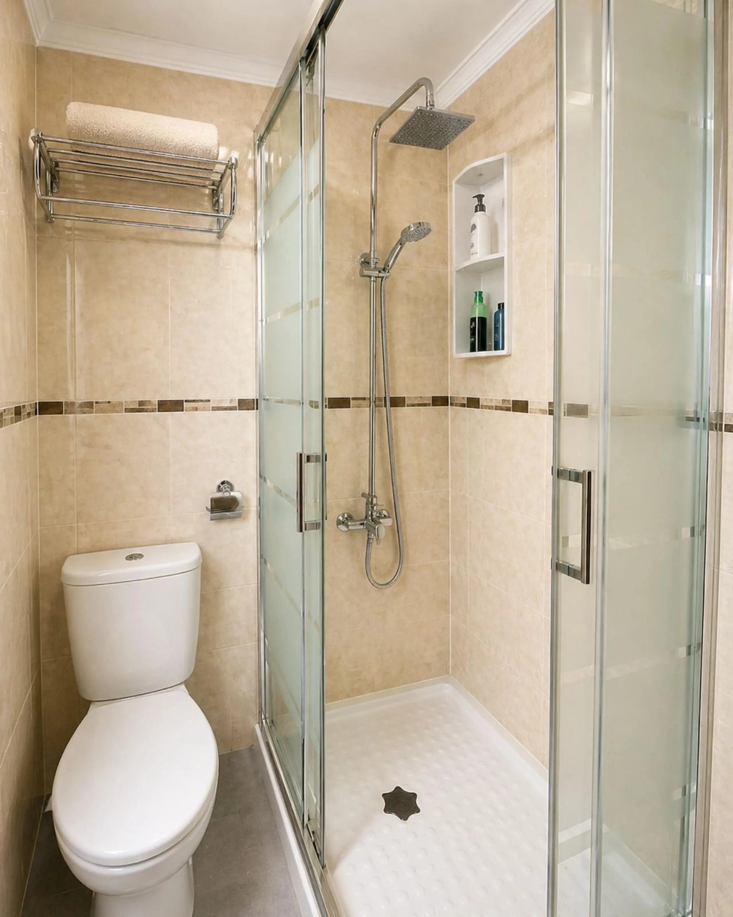 Apartment - Top Floor Apartment в продаже в Málaga, Málaga. В доме 3 спален и 1 ванных комнат. Площадь дома 73 м²