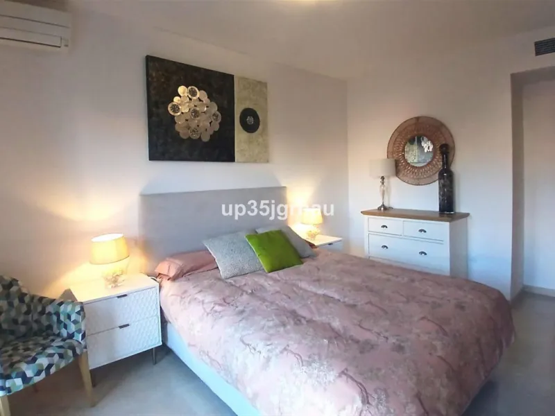 Next to one of the most sought-after areas between Estepona & Marbella, I present to you an exclusive, beautiful apartment for sale or long-term rental, with 2 spacious bedrooms and two bathrooms, one of them en-suite, and a fully furnished and equipped k