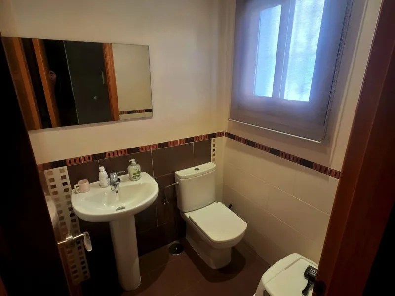 House - Semi-Detached House в продаже в Estepona, Málaga. В доме 3 спален и 4 ванных комнат. Площадь дома 300 м²