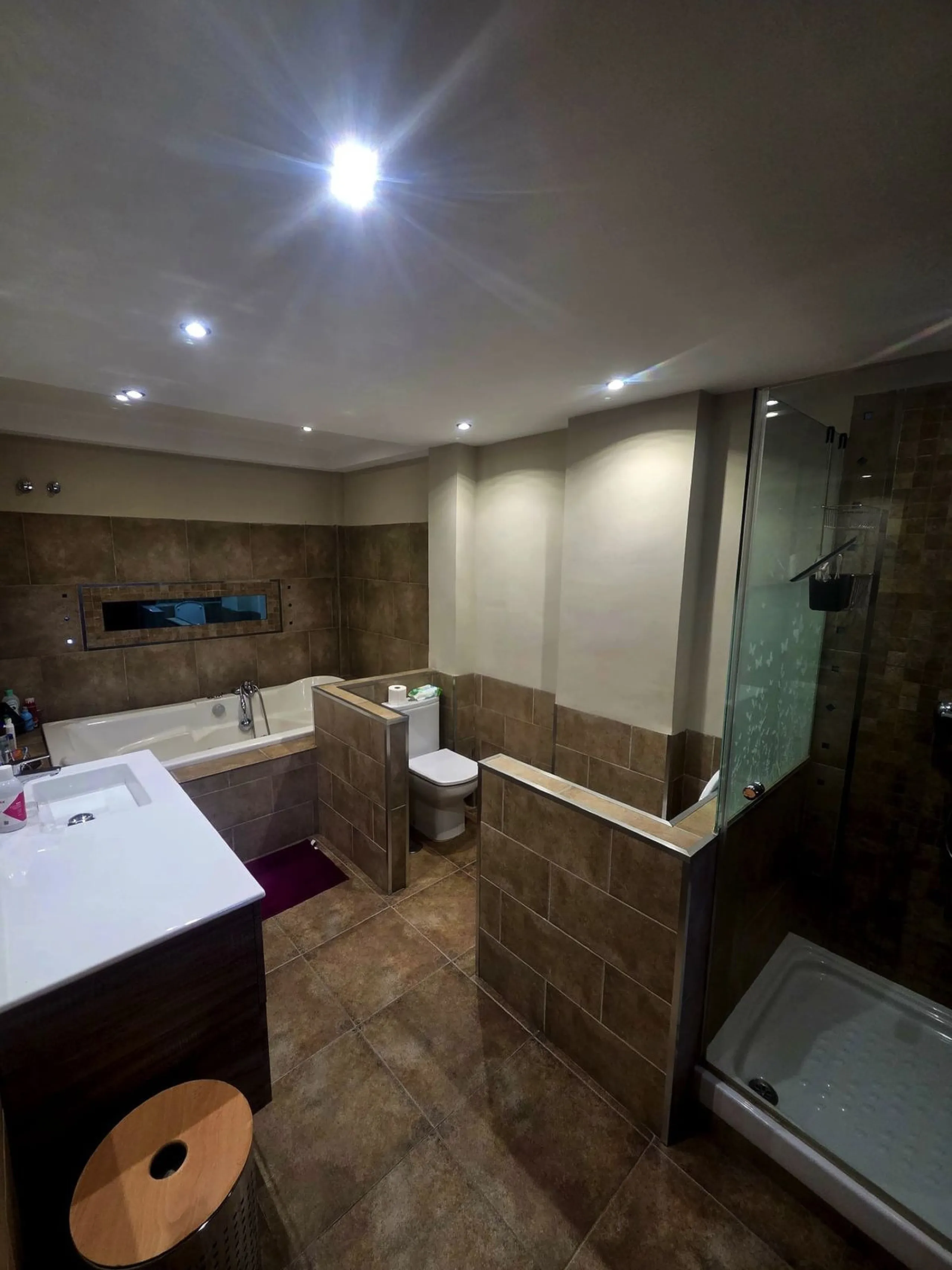 House - Semi-Detached House в продаже в Estepona, Málaga. В доме 3 спален и 4 ванных комнат. Площадь дома 300 м²