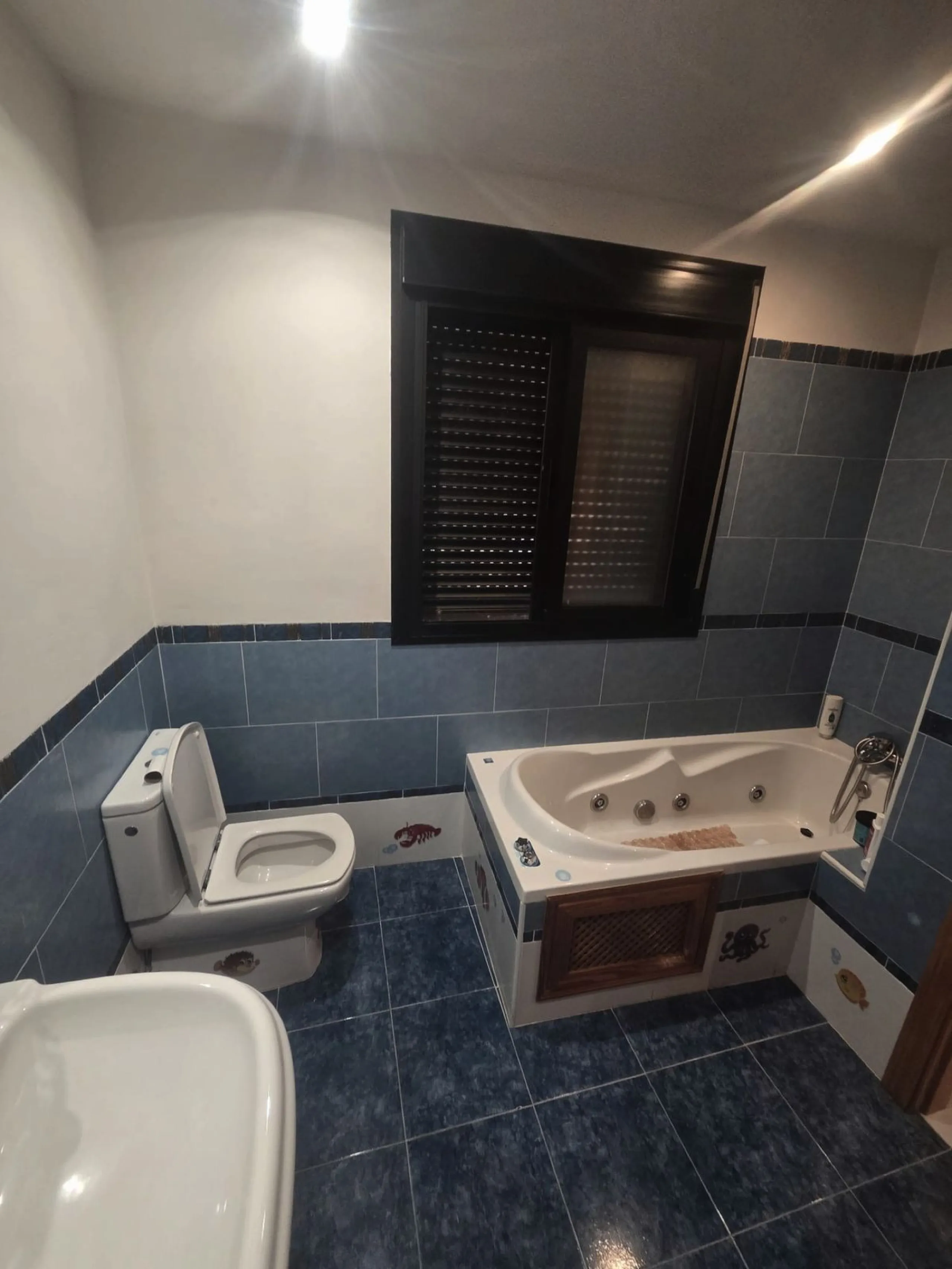 House - Semi-Detached House в продаже в Estepona, Málaga. В доме 3 спален и 4 ванных комнат. Площадь дома 300 м²