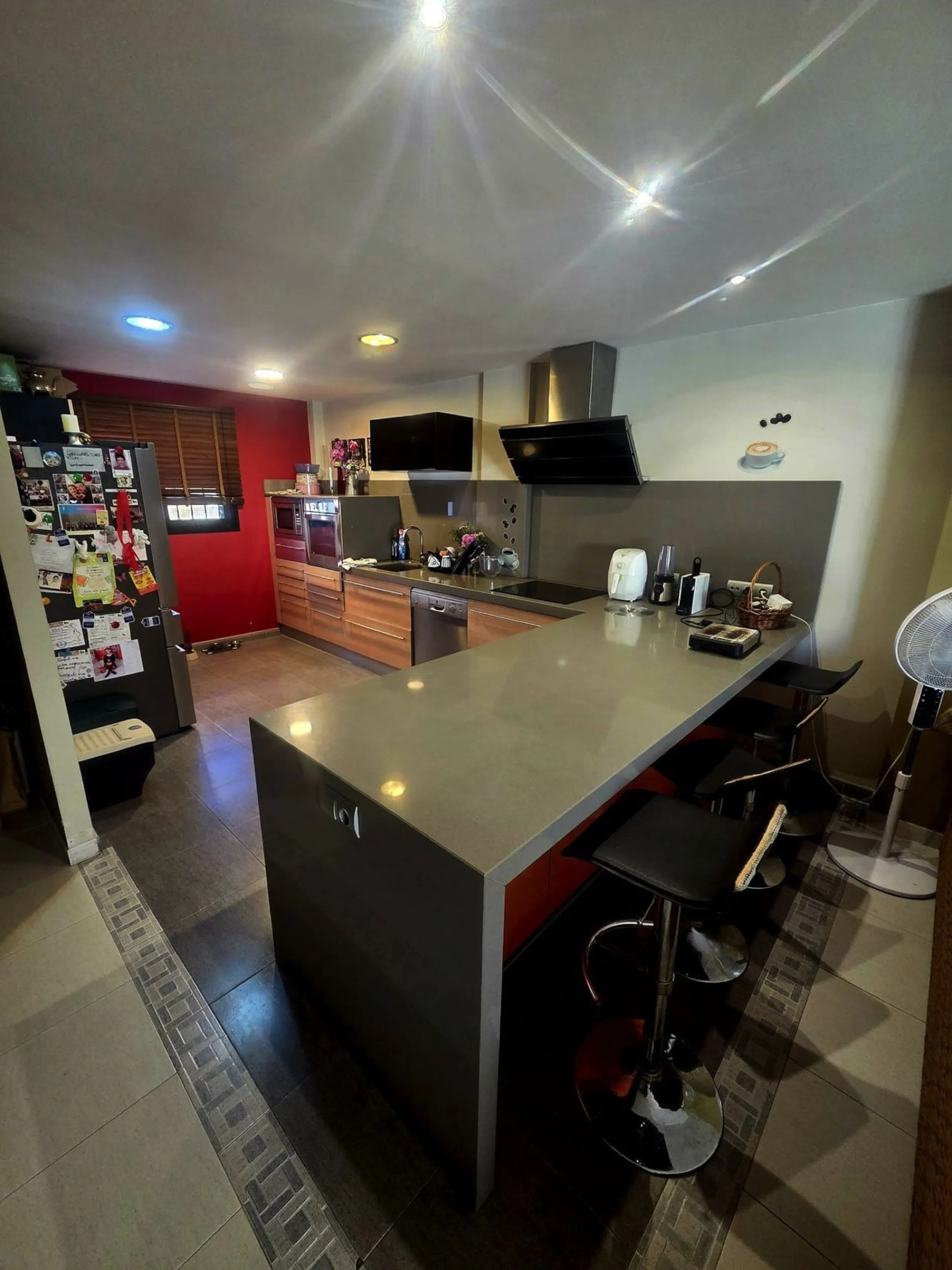 House - Semi-Detached House в продаже в Estepona, Málaga. В доме 3 спален и 4 ванных комнат. Площадь дома 300 м²
