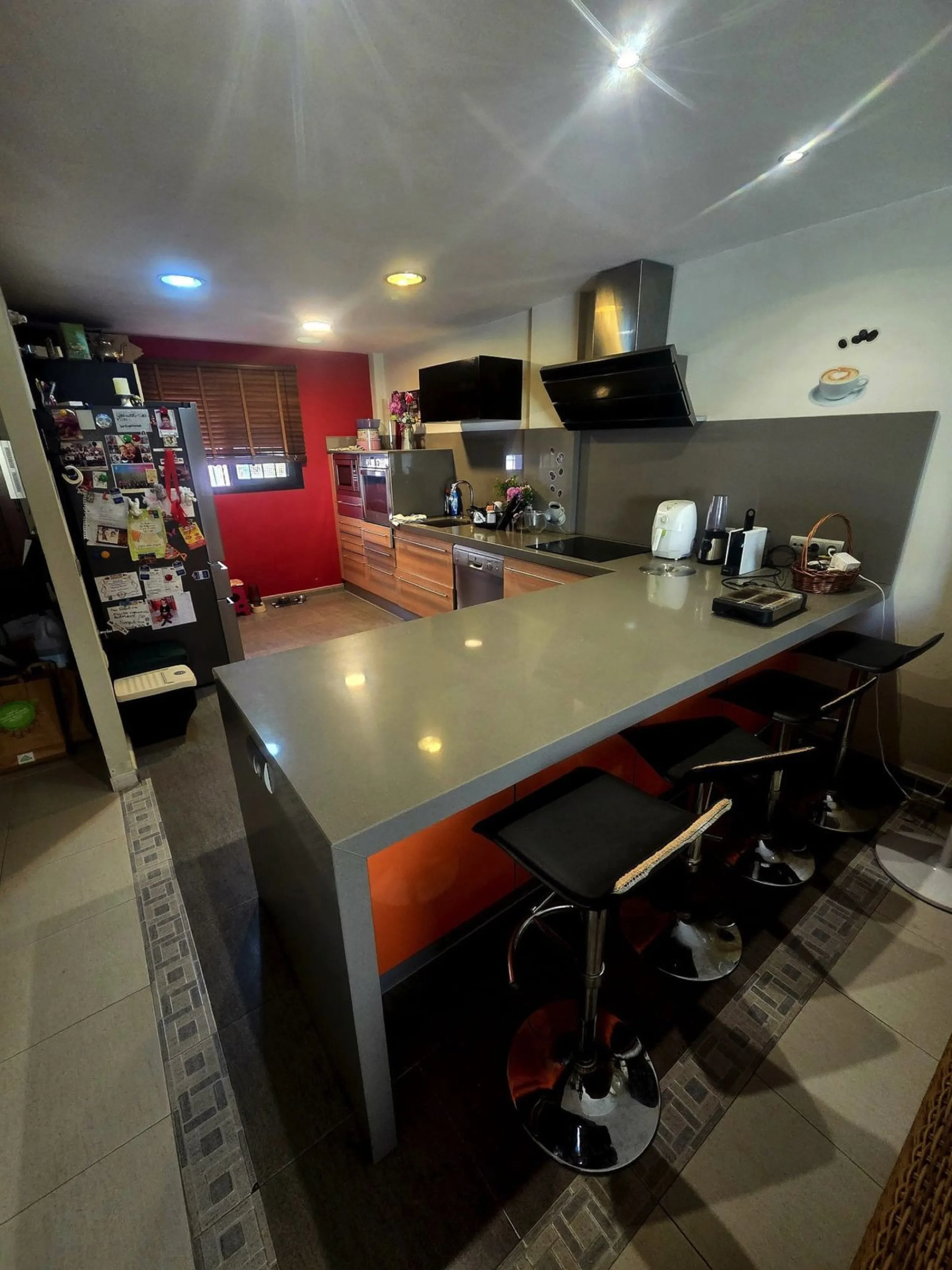 House - Semi-Detached House в продаже в Estepona, Málaga. В доме 3 спален и 4 ванных комнат. Площадь дома 300 м²
