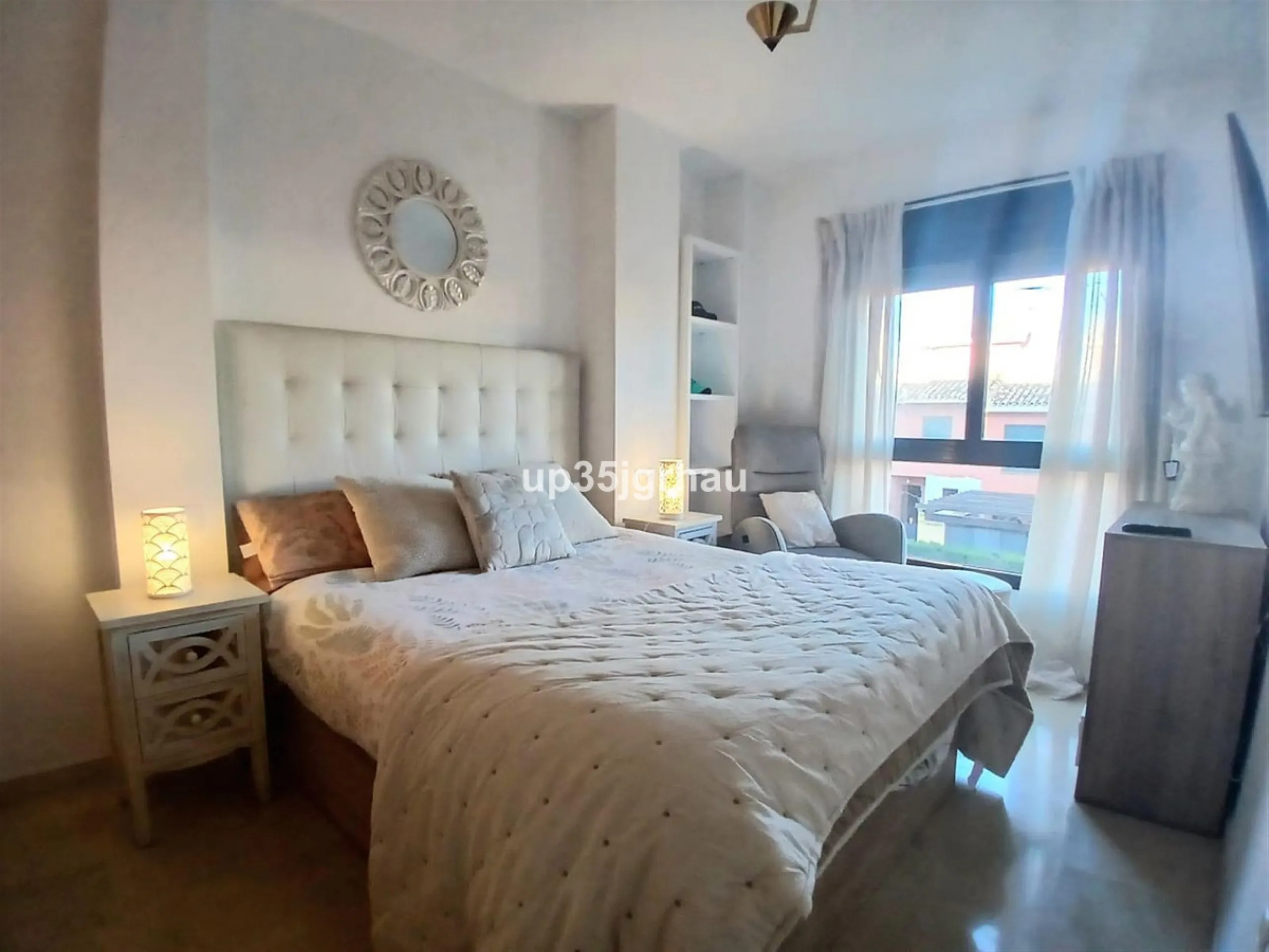 Next to one of the most sought-after areas between Estepona & Marbella, I present to you an exclusive, beautiful apartment for sale or long-term rental, with 2 spacious bedrooms and two bathrooms, one of them en-suite, and a fully furnished and equipped k