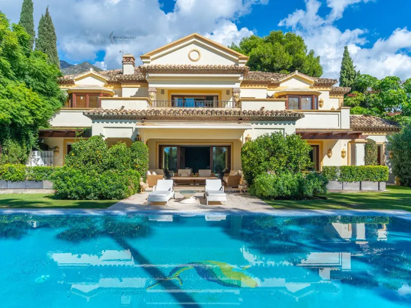 Situated on one of the most prestigious roads in Sierra Blanca, this magnificent villa embodies the essence of Marbella luxury living. Set on an expansive plot of almost 2,000 m², the property enjoys total privacy, lush gardens, and breathtaking sea views