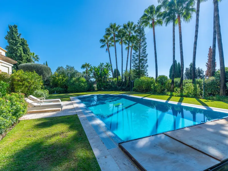 Situated on one of the most prestigious roads in Sierra Blanca, this magnificent villa embodies the essence of Marbella luxury living. Set on an expansive plot of almost 2,000 m², the property enjoys total privacy, lush gardens, and breathtaking sea views