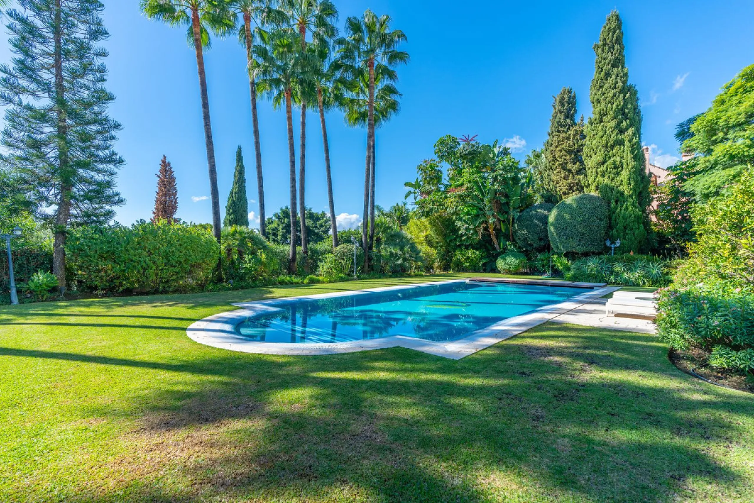 Situated on one of the most prestigious roads in Sierra Blanca, this magnificent villa embodies the essence of Marbella luxury living. Set on an expansive plot of almost 2,000 m², the property enjoys total privacy, lush gardens, and breathtaking sea views