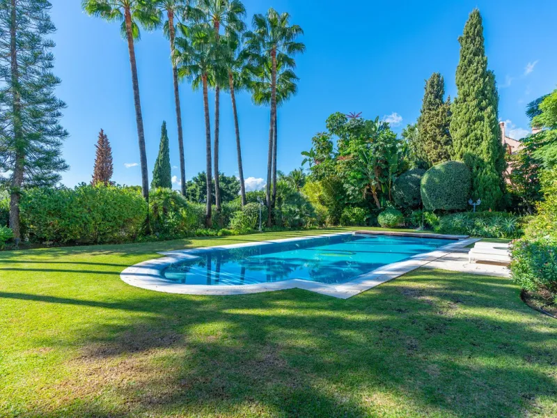 Situated on one of the most prestigious roads in Sierra Blanca, this magnificent villa embodies the essence of Marbella luxury living. Set on an expansive plot of almost 2,000 m², the property enjoys total privacy, lush gardens, and breathtaking sea views