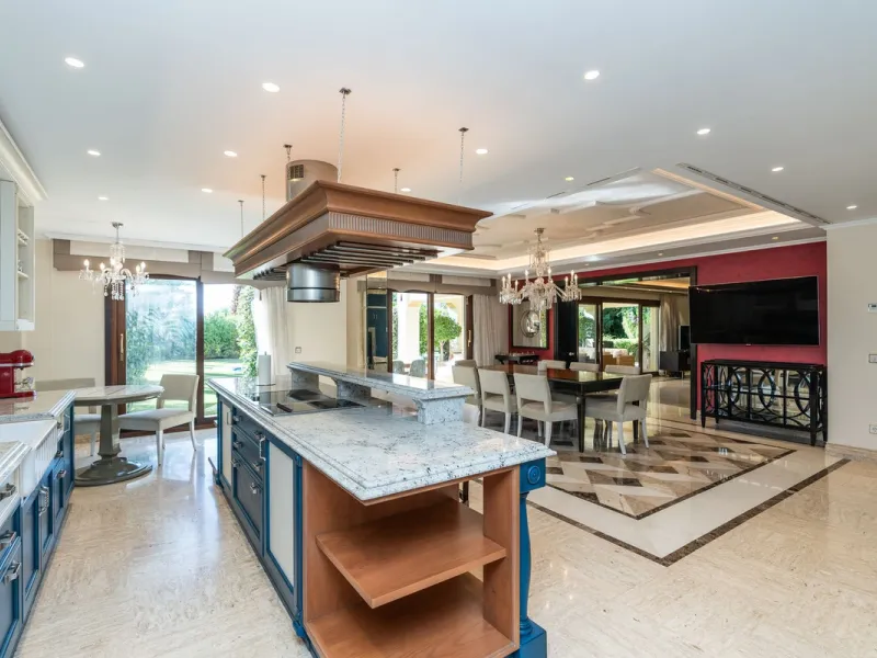 Situated on one of the most prestigious roads in Sierra Blanca, this magnificent villa embodies the essence of Marbella luxury living. Set on an expansive plot of almost 2,000 m², the property enjoys total privacy, lush gardens, and breathtaking sea views