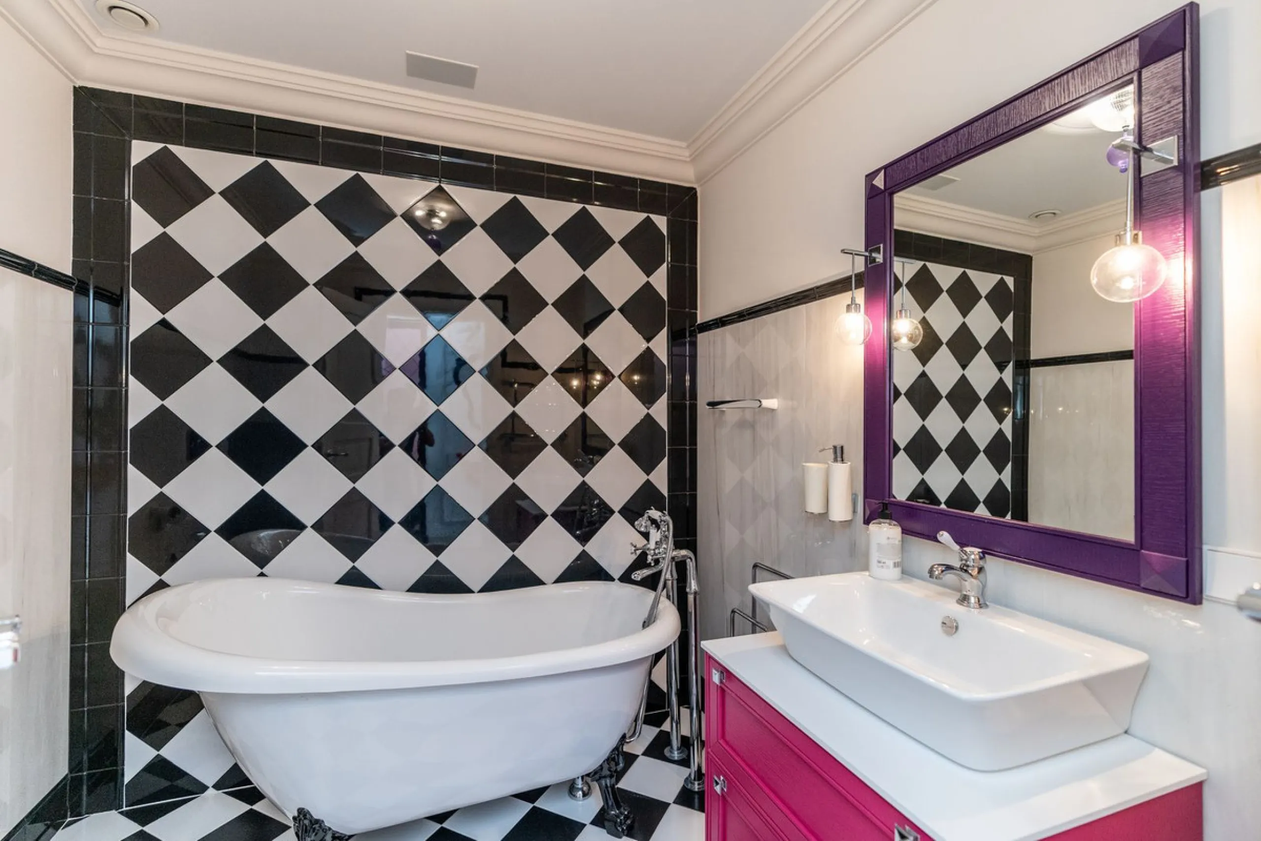 Situated on one of the most prestigious roads in Sierra Blanca, this magnificent villa embodies the essence of Marbella luxury living. Set on an expansive plot of almost 2,000 m², the property enjoys total privacy, lush gardens, and breathtaking sea views