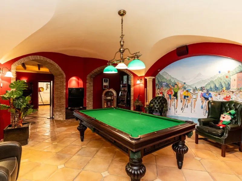 Situated on one of the most prestigious roads in Sierra Blanca, this magnificent villa embodies the essence of Marbella luxury living. Set on an expansive plot of almost 2,000 m², the property enjoys total privacy, lush gardens, and breathtaking sea views