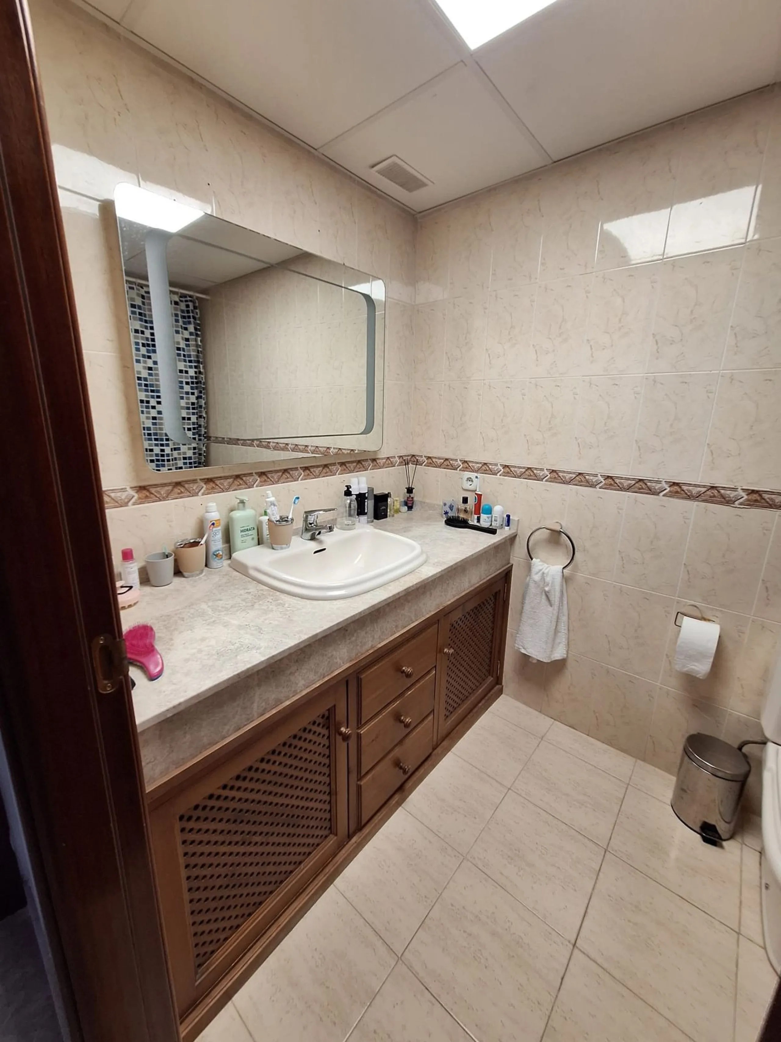 Discover unparalleled coastal serenity in this magnificent semi-detached townhouse within the prestigious Sierramar III urbanisation, a secure gated enclave in Marbella's exclusive Huerta del Prado-La Montúa district, nestled against the foothills of the 