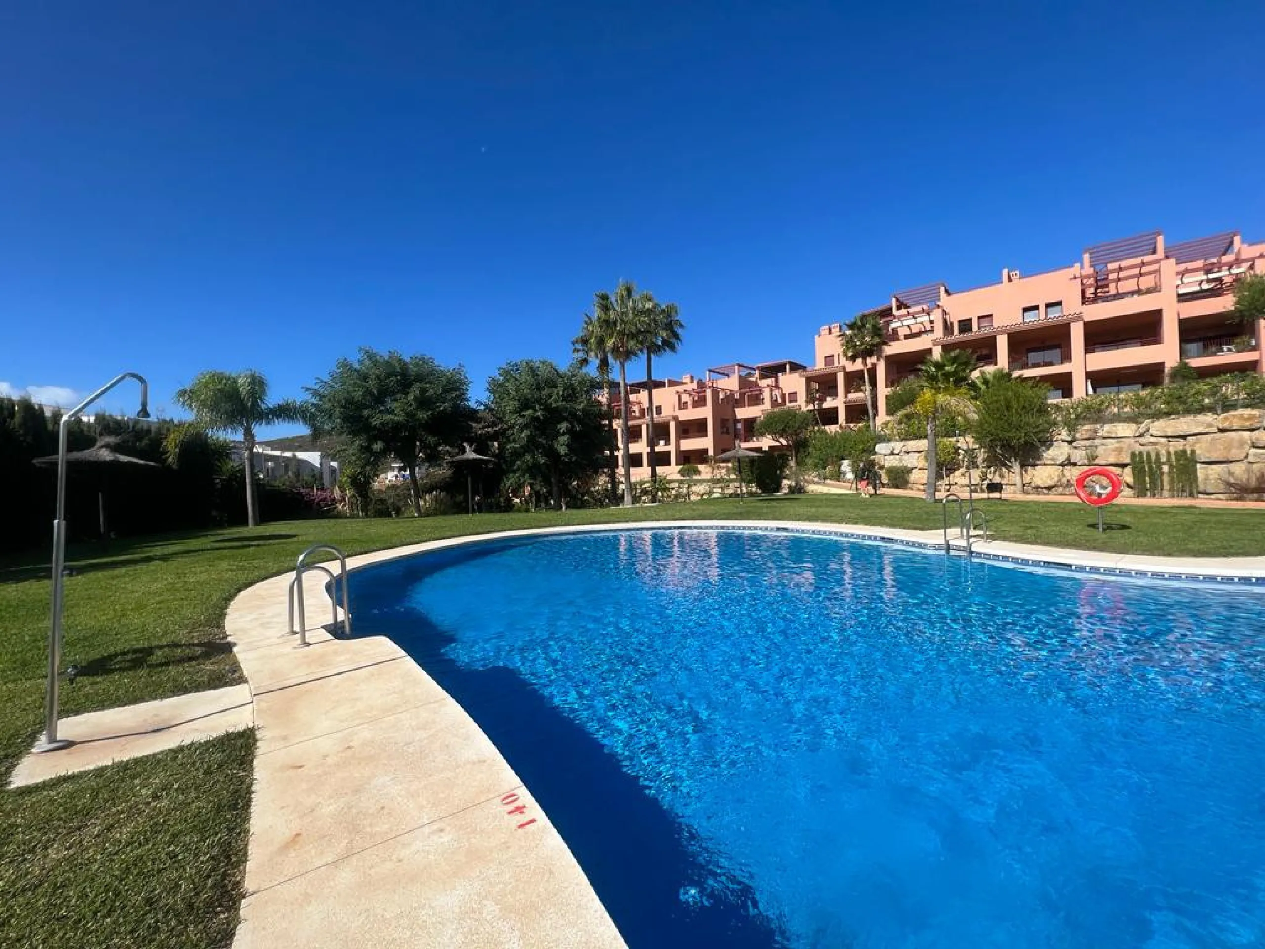 Magnificent private residence in a quiet setting, surrounded by nature and the sea – a true little corner of paradise.