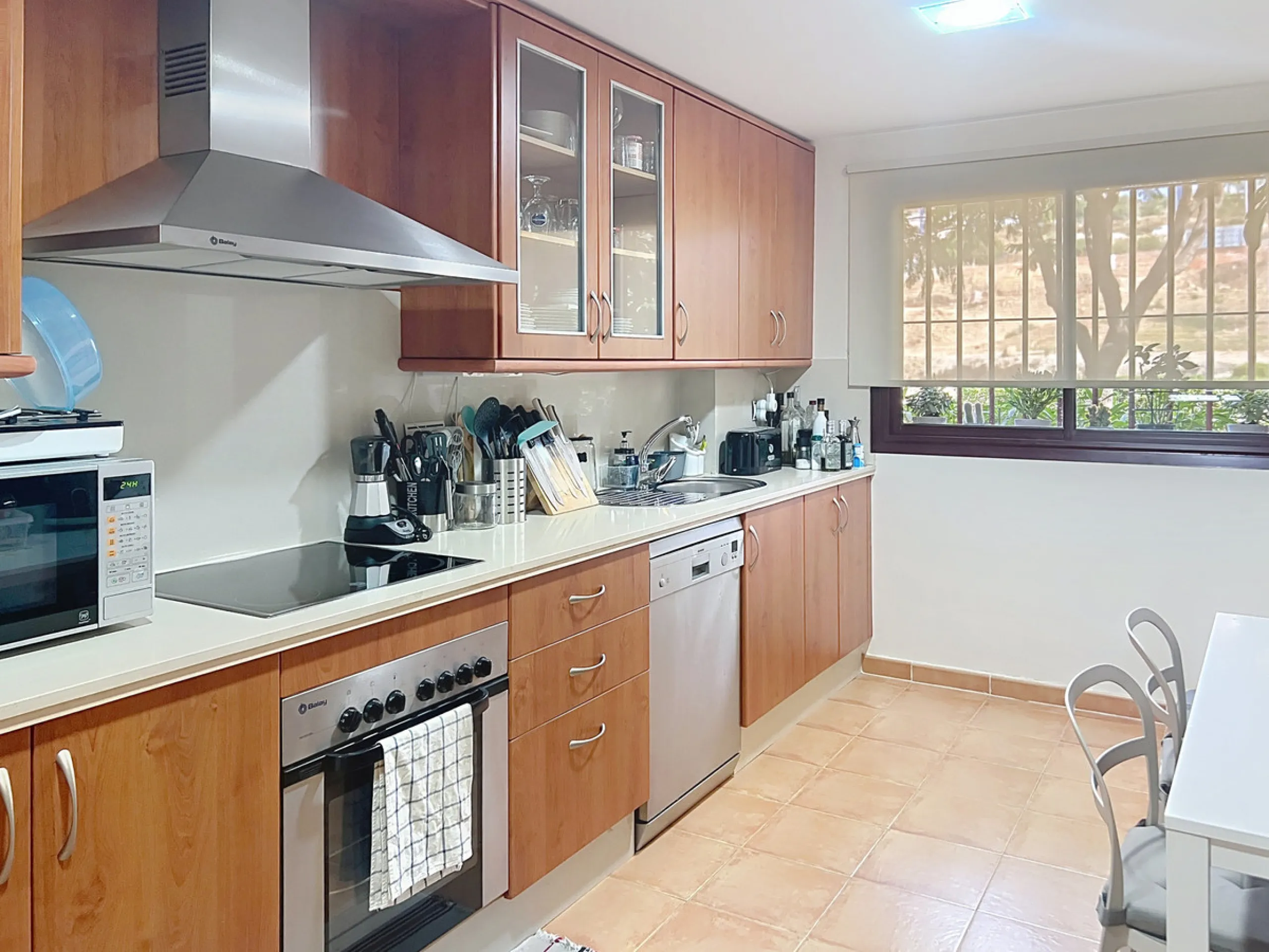 Magnificent private residence in a quiet setting, surrounded by nature and the sea – a true little corner of paradise.