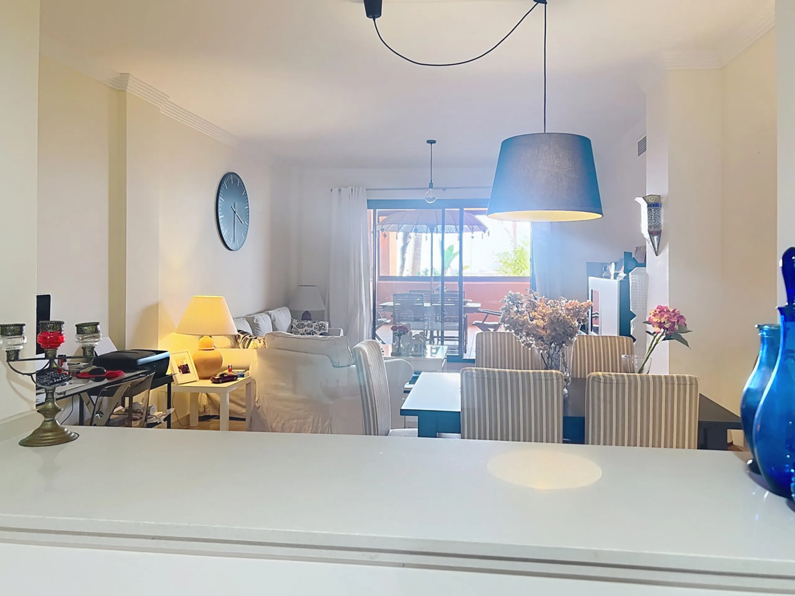 Magnificent private residence in a quiet setting, surrounded by nature and the sea – a true little corner of paradise.