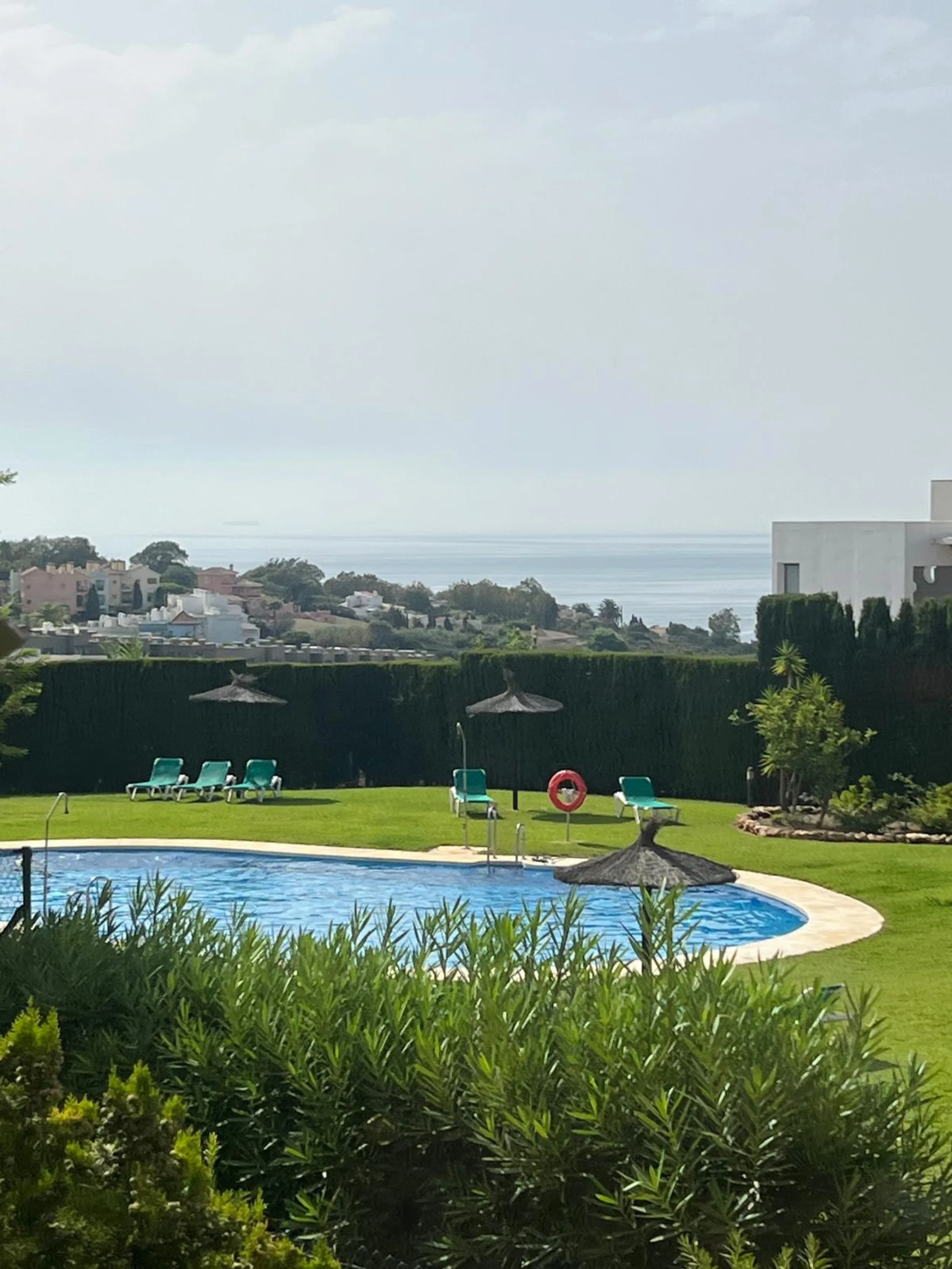 Magnificent private residence in a quiet setting, surrounded by nature and the sea – a true little corner of paradise.