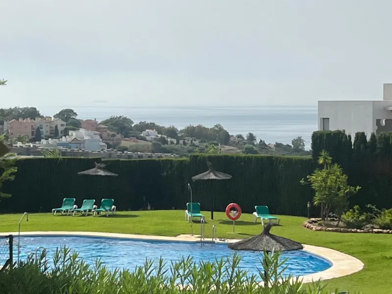 Magnificent private residence in a quiet setting, surrounded by nature and the sea – a true little corner of paradise.
