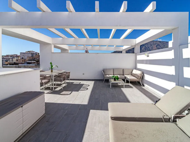Apartment - Penthouse в продаже в Estepona, Málaga. В доме 2 спален и 2 ванных комнат. Площадь дома 88 м²