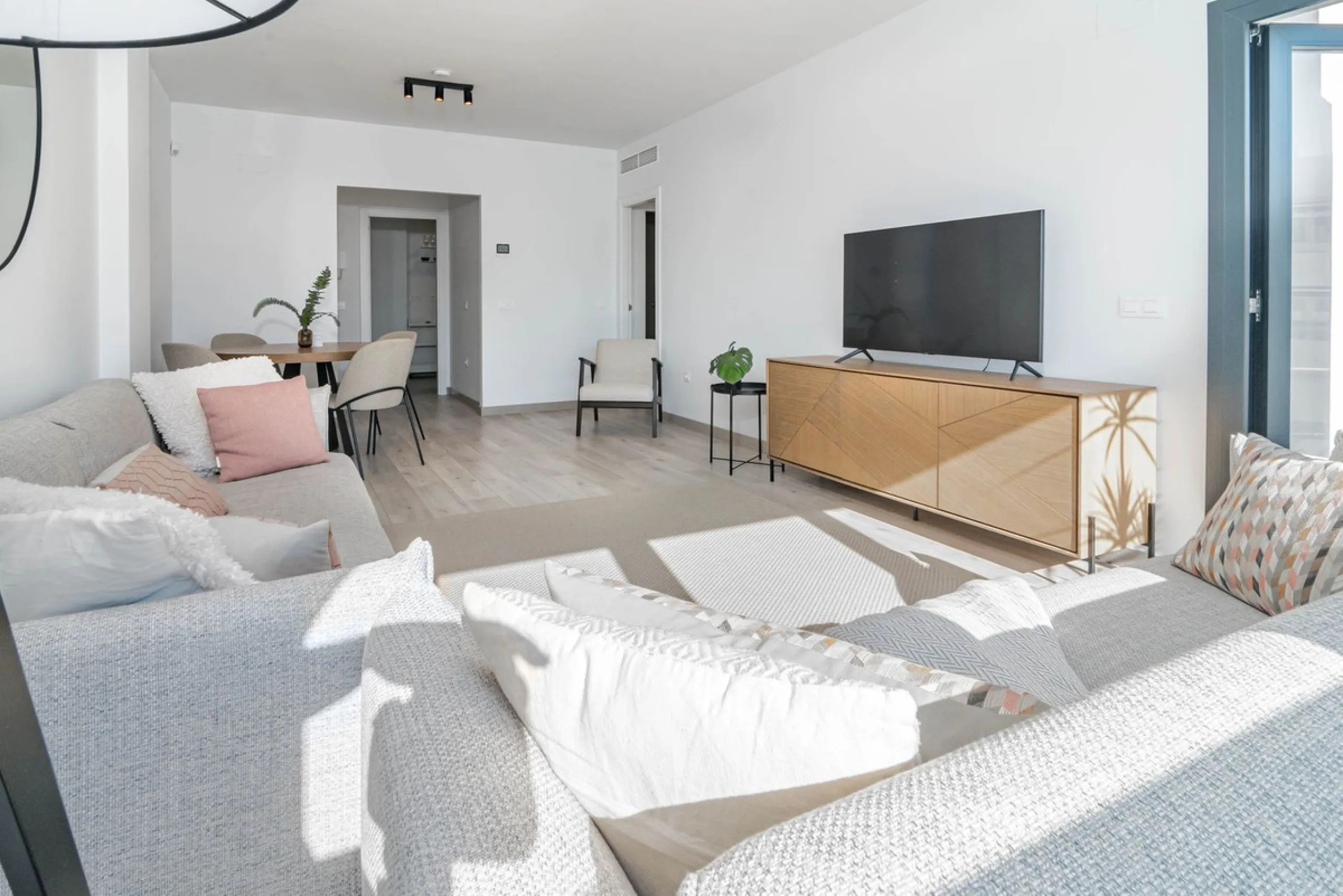 Apartment - Penthouse в продаже в Estepona, Málaga. В доме 2 спален и 2 ванных комнат. Площадь дома 88 м²