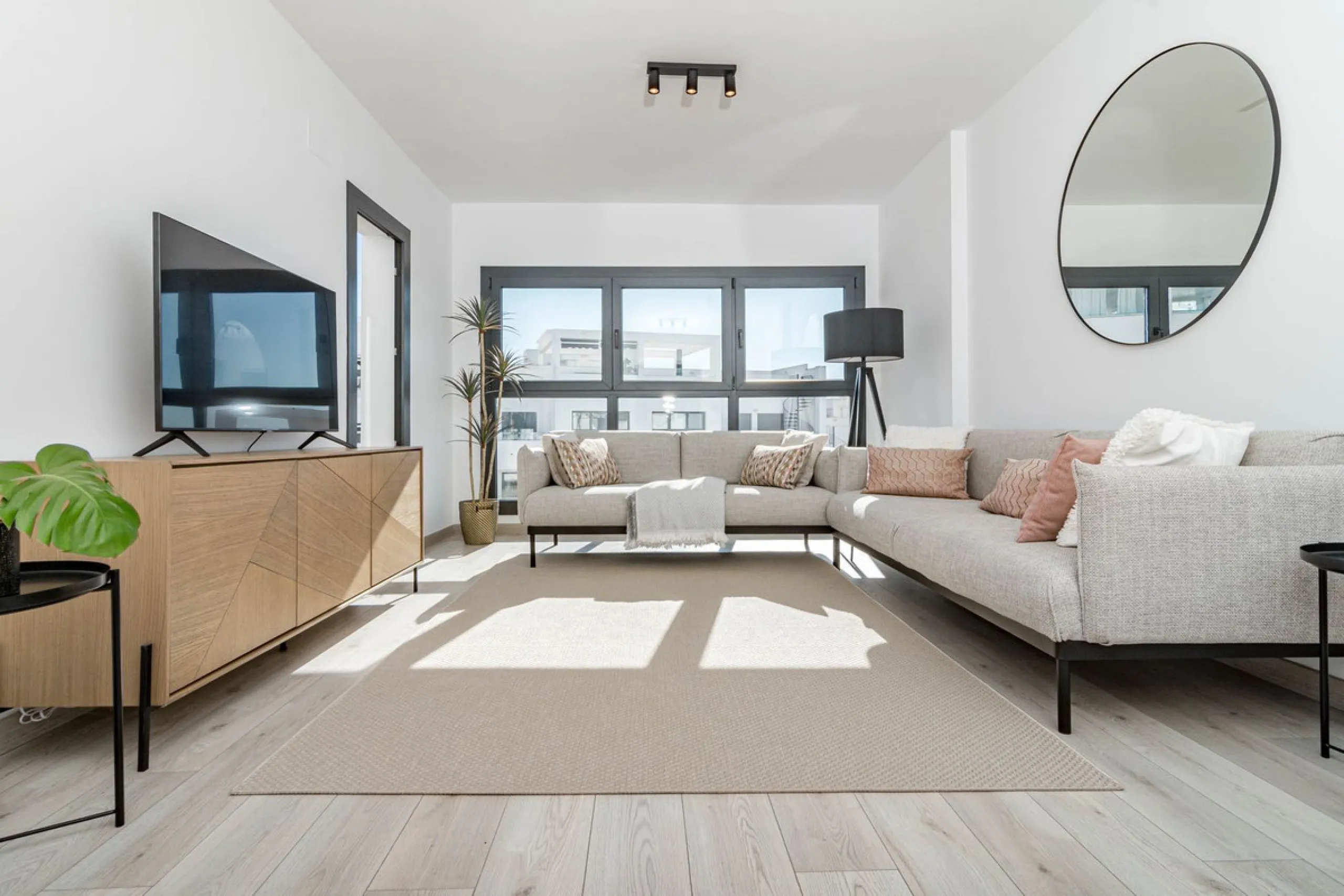 Apartment - Penthouse в продаже в Estepona, Málaga. В доме 2 спален и 2 ванных комнат. Площадь дома 88 м²