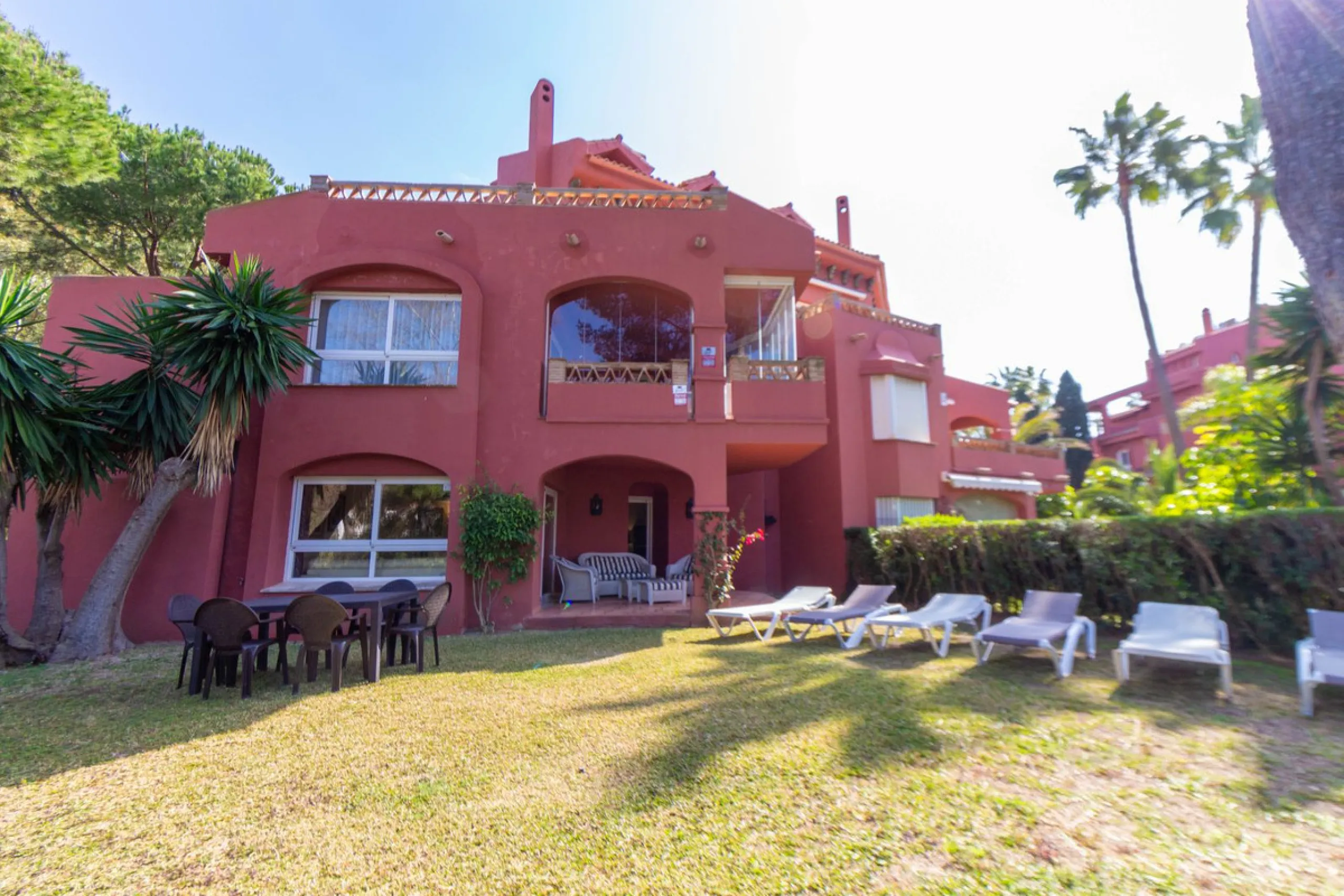 Apartment - Ground Floor Apartment в продаже в Marbella, Málaga. В доме 3 спален и 2 ванных комнат. Площадь дома 145 м²