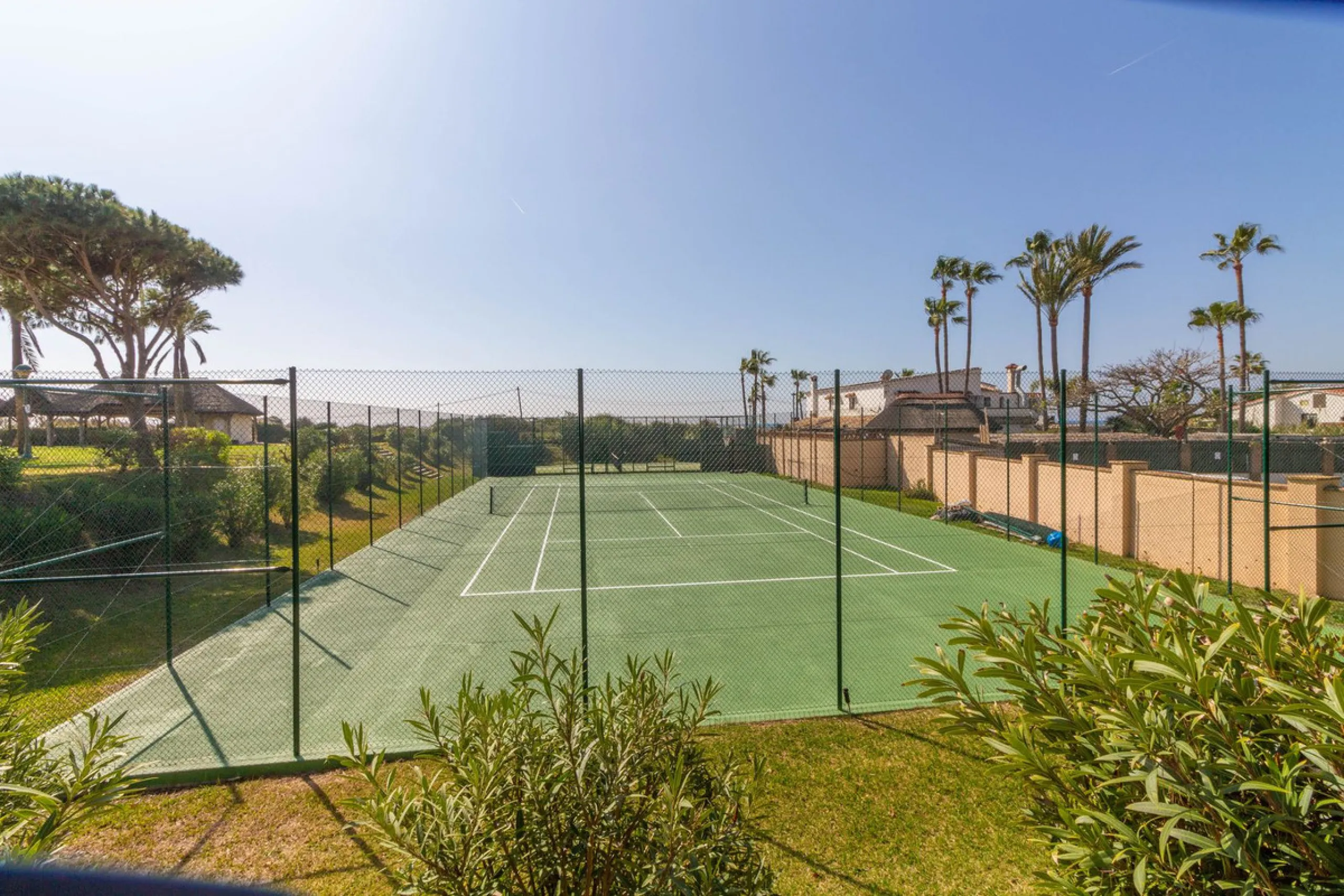 Apartment - Ground Floor Apartment в продаже в Marbella, Málaga. В доме 3 спален и 2 ванных комнат. Площадь дома 145 м²