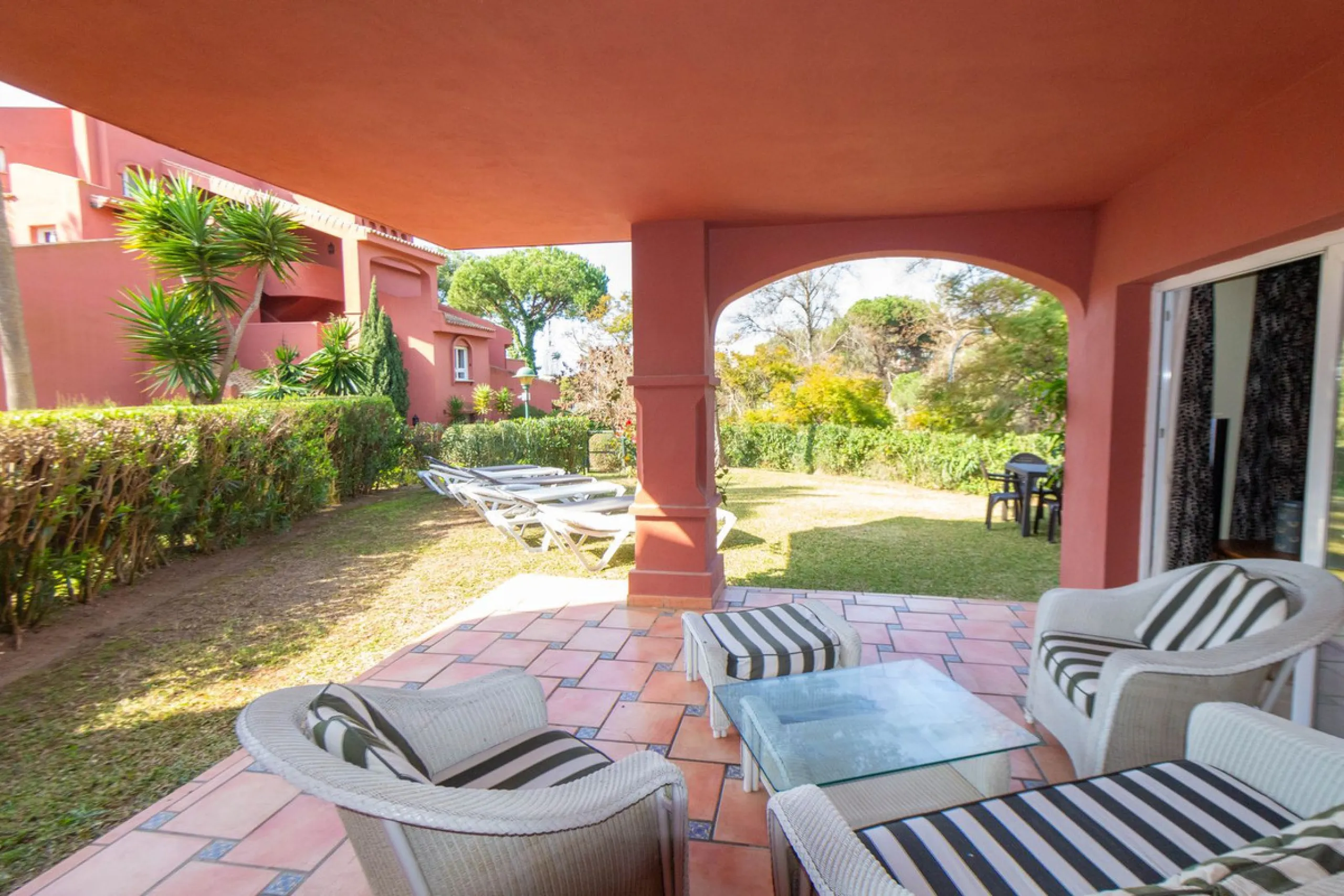 Apartment - Ground Floor Apartment в продаже в Marbella, Málaga. В доме 3 спален и 2 ванных комнат. Площадь дома 145 м²