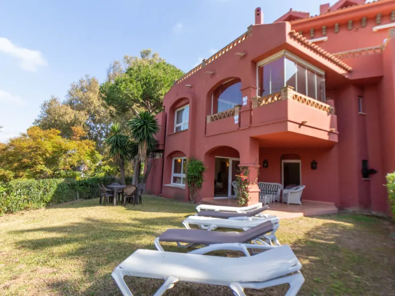 Apartment - Ground Floor Apartment в продаже в Marbella, Málaga. В доме 3 спален и 2 ванных комнат. Площадь дома 145 м²