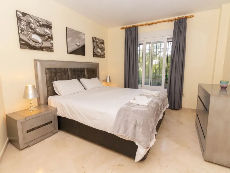 Apartment - Ground Floor Apartment в продаже в Marbella, Málaga. В доме 3 спален и 2 ванных комнат. Площадь дома 145 м²