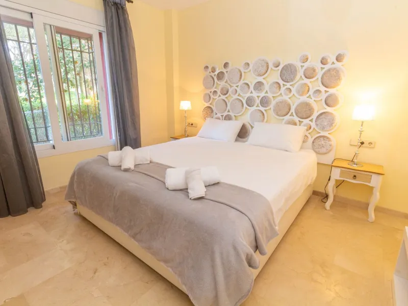 Apartment - Ground Floor Apartment в продаже в Marbella, Málaga. В доме 3 спален и 2 ванных комнат. Площадь дома 145 м²