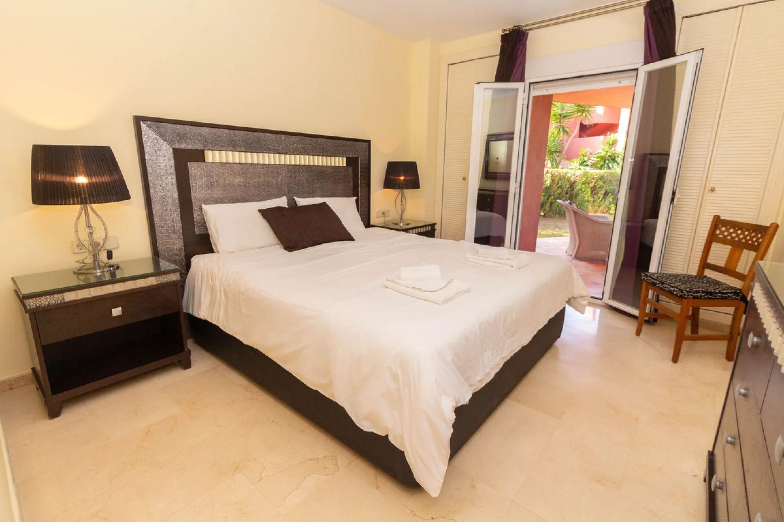 Apartment - Ground Floor Apartment в продаже в Marbella, Málaga. В доме 3 спален и 2 ванных комнат. Площадь дома 145 м²