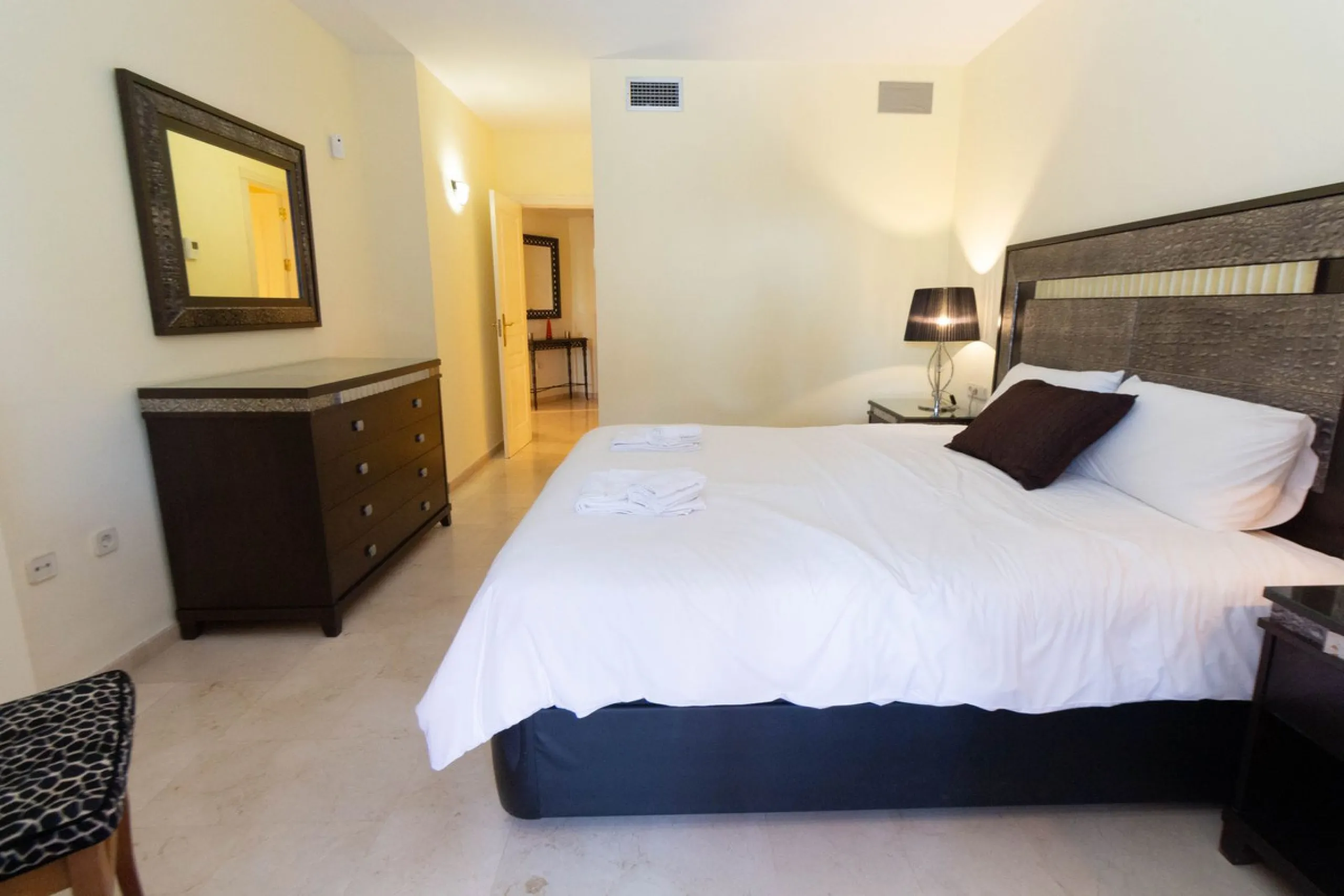 Apartment - Ground Floor Apartment в продаже в Marbella, Málaga. В доме 3 спален и 2 ванных комнат. Площадь дома 145 м²
