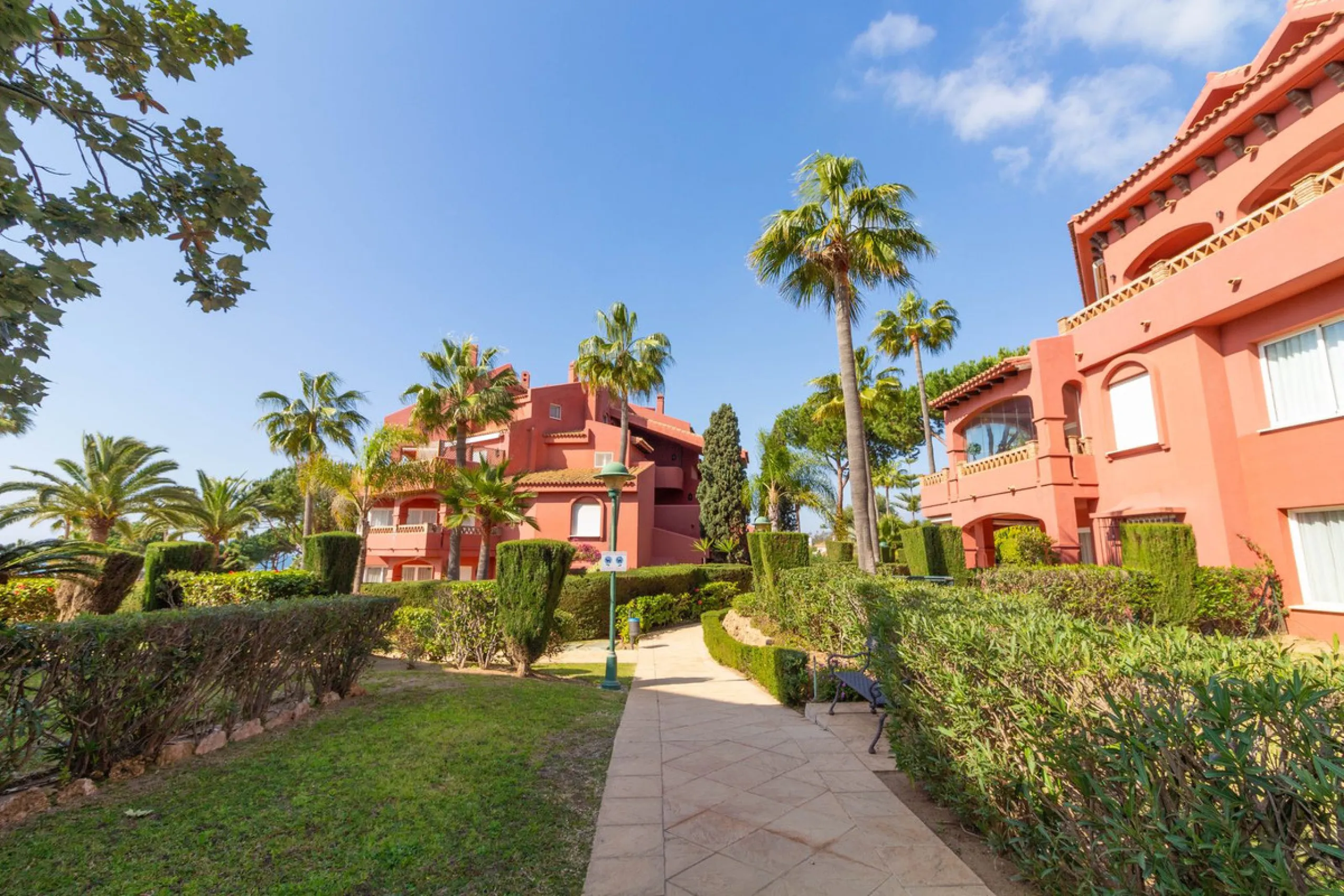 Apartment - Ground Floor Apartment в продаже в Marbella, Málaga. В доме 3 спален и 2 ванных комнат. Площадь дома 145 м²