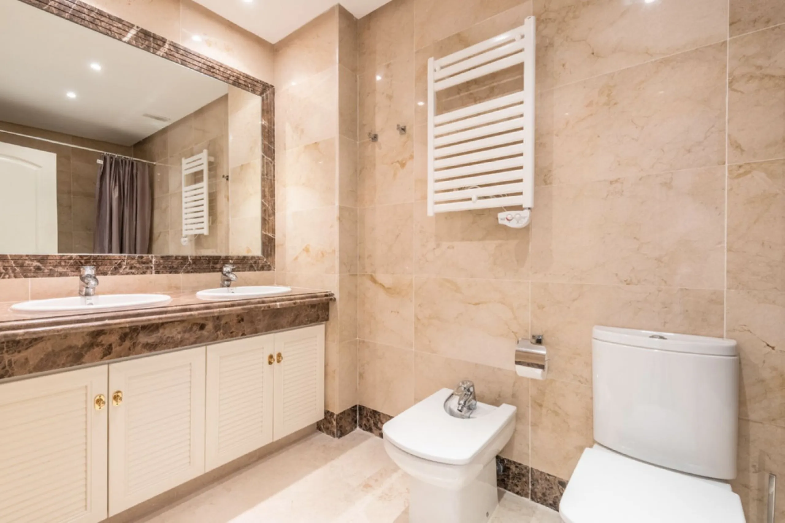 Immaculate Three-Bedroom Townhouse with Sea Views | Estepona