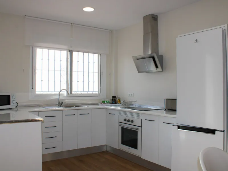 Townhouse with three apartments in excellent condition and best location in Maro, roof terrace with 360 degree views of the Mediterranean Sea and surrounding mountains. The house has a total of 4 bedrooms, 3 bathrooms and 1 toilet. Tourist license availab
