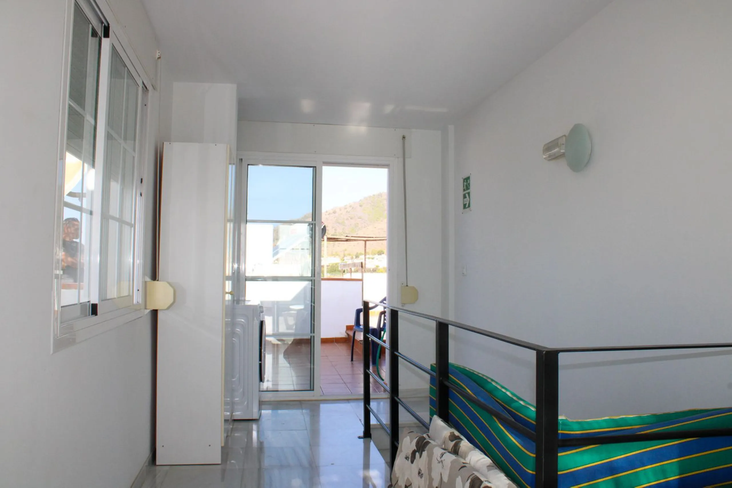 Townhouse with three apartments in excellent condition and best location in Maro, roof terrace with 360 degree views of the Mediterranean Sea and surrounding mountains. The house has a total of 4 bedrooms, 3 bathrooms and 1 toilet. Tourist license availab