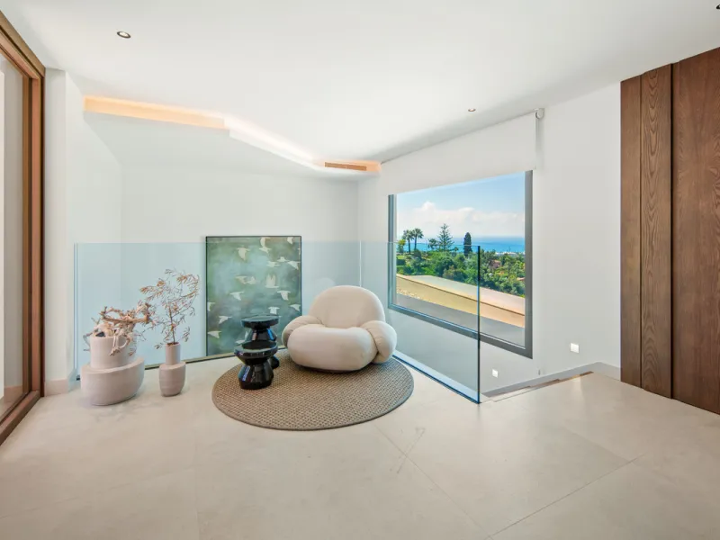 Set on a south-facing plot of over 1,000 m², this newly built villa delivers sweeping views of the Mediterranean Sea and surrounding mountains. Developed by Sands Villas and designed by Gonzalez Jacobson, the property combines sharp modern architecture wi