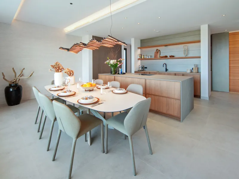 Set on a south-facing plot of over 1,000 m², this newly built villa delivers sweeping views of the Mediterranean Sea and surrounding mountains. Developed by Sands Villas and designed by Gonzalez Jacobson, the property combines sharp modern architecture wi