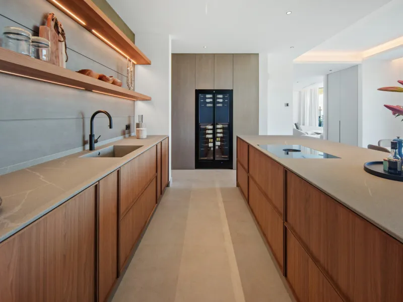 Set on a south-facing plot of over 1,000 m², this newly built villa delivers sweeping views of the Mediterranean Sea and surrounding mountains. Developed by Sands Villas and designed by Gonzalez Jacobson, the property combines sharp modern architecture wi