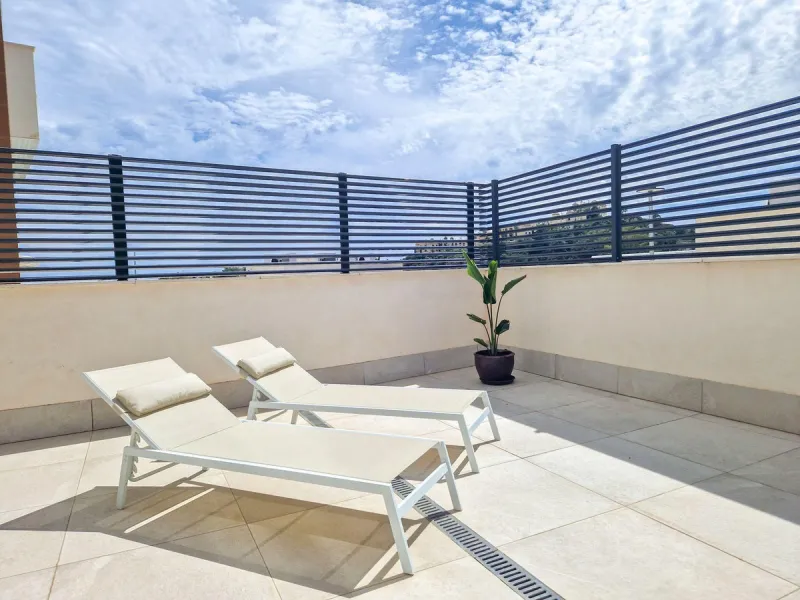 Contemporary Apartment with Exceptional 100 m² Terrace & Sea Views – Benahavís / Marbella