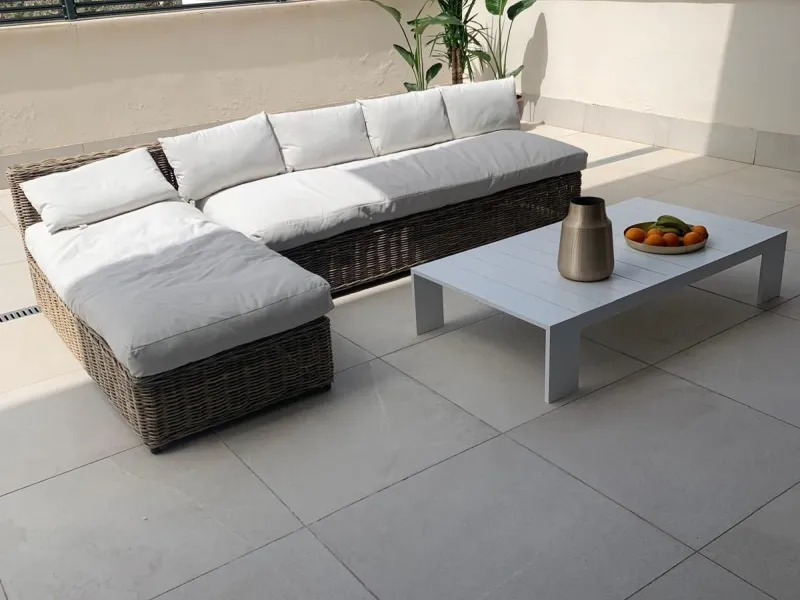 Contemporary Apartment with Exceptional 100 m² Terrace & Sea Views – Benahavís / Marbella