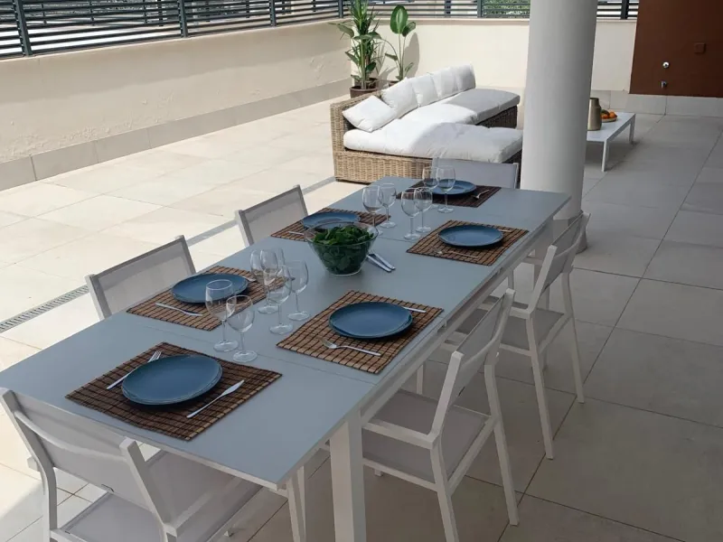 Contemporary Apartment with Exceptional 100 m² Terrace & Sea Views – Benahavís / Marbella
