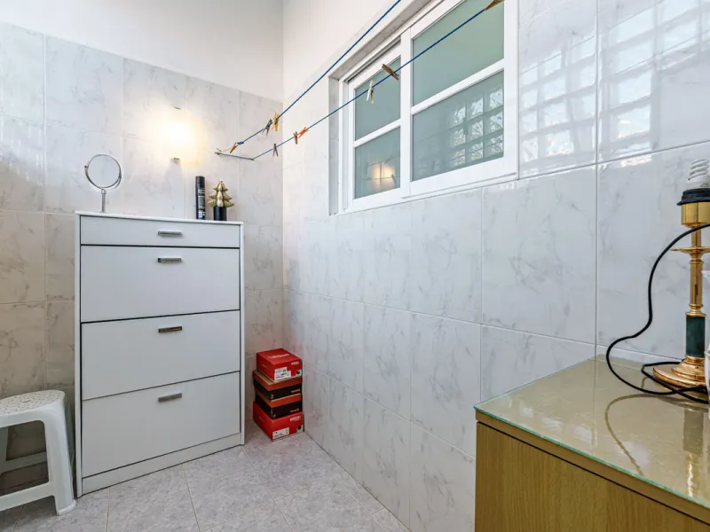 House - Detached Villa в продаже в Ciudad Jardín, Málaga. В доме 3 спален и 2 ванных комнат. Площадь дома 336 м². Площадь участка 533 м²