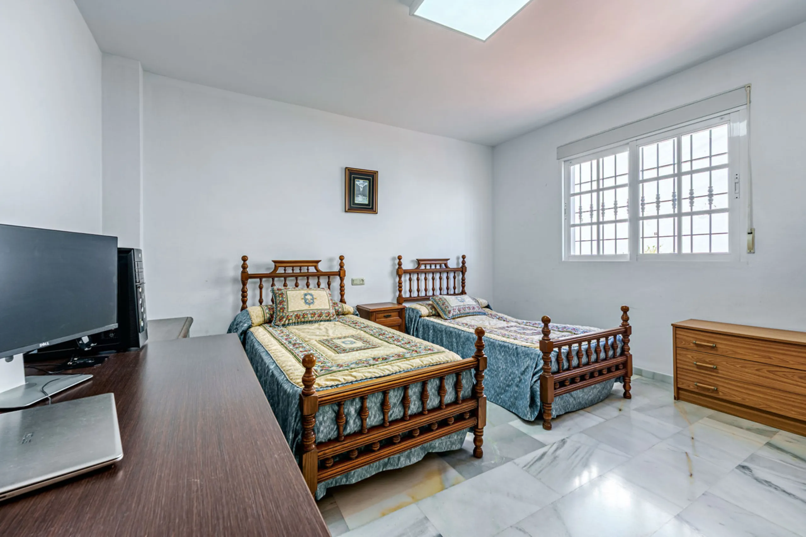 House - Detached Villa в продаже в Ciudad Jardín, Málaga. В доме 3 спален и 2 ванных комнат. Площадь дома 336 м². Площадь участка 533 м²