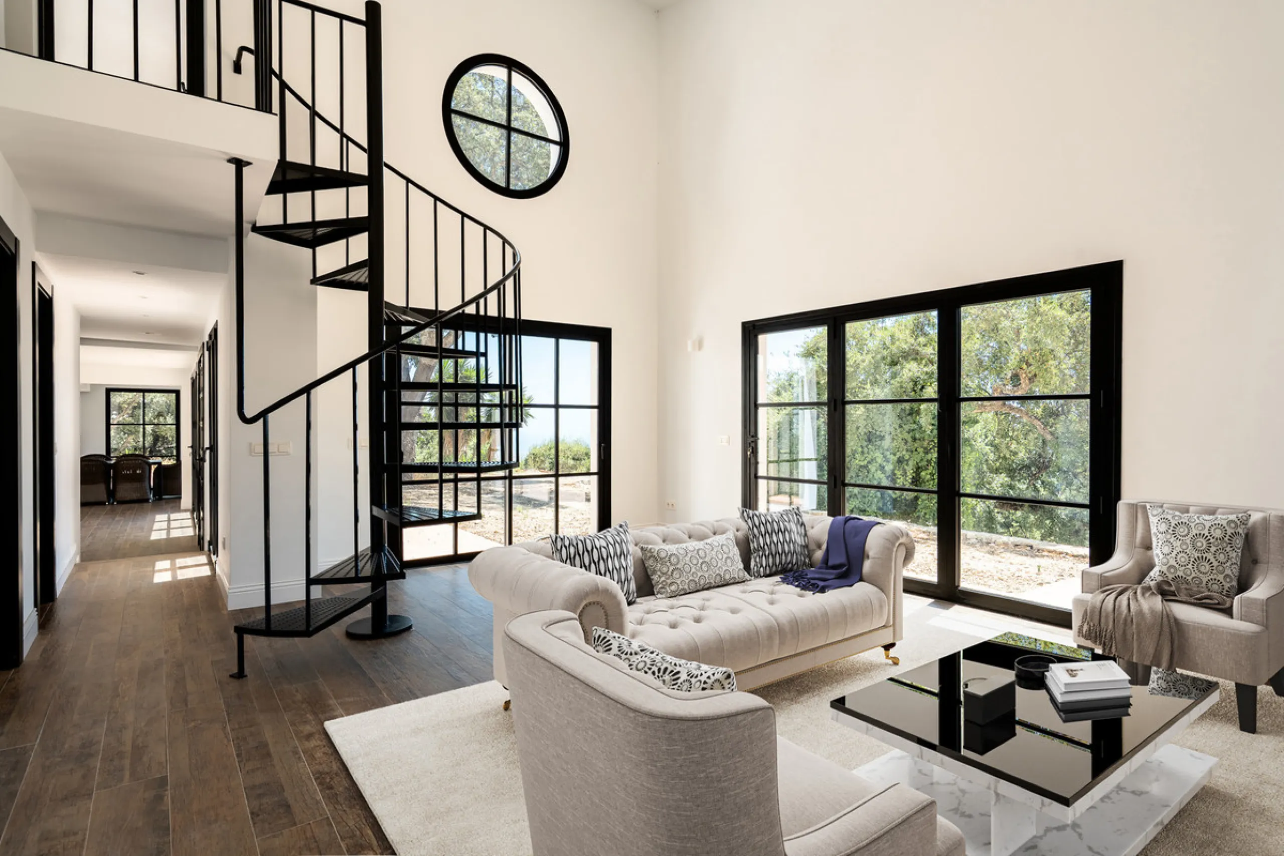 House - Finca - Cortijo в продаже в Casares, Málaga. В доме 5 спален и 5 ванных комнат. Площадь дома 280 м². Площадь участка 4044 м²
