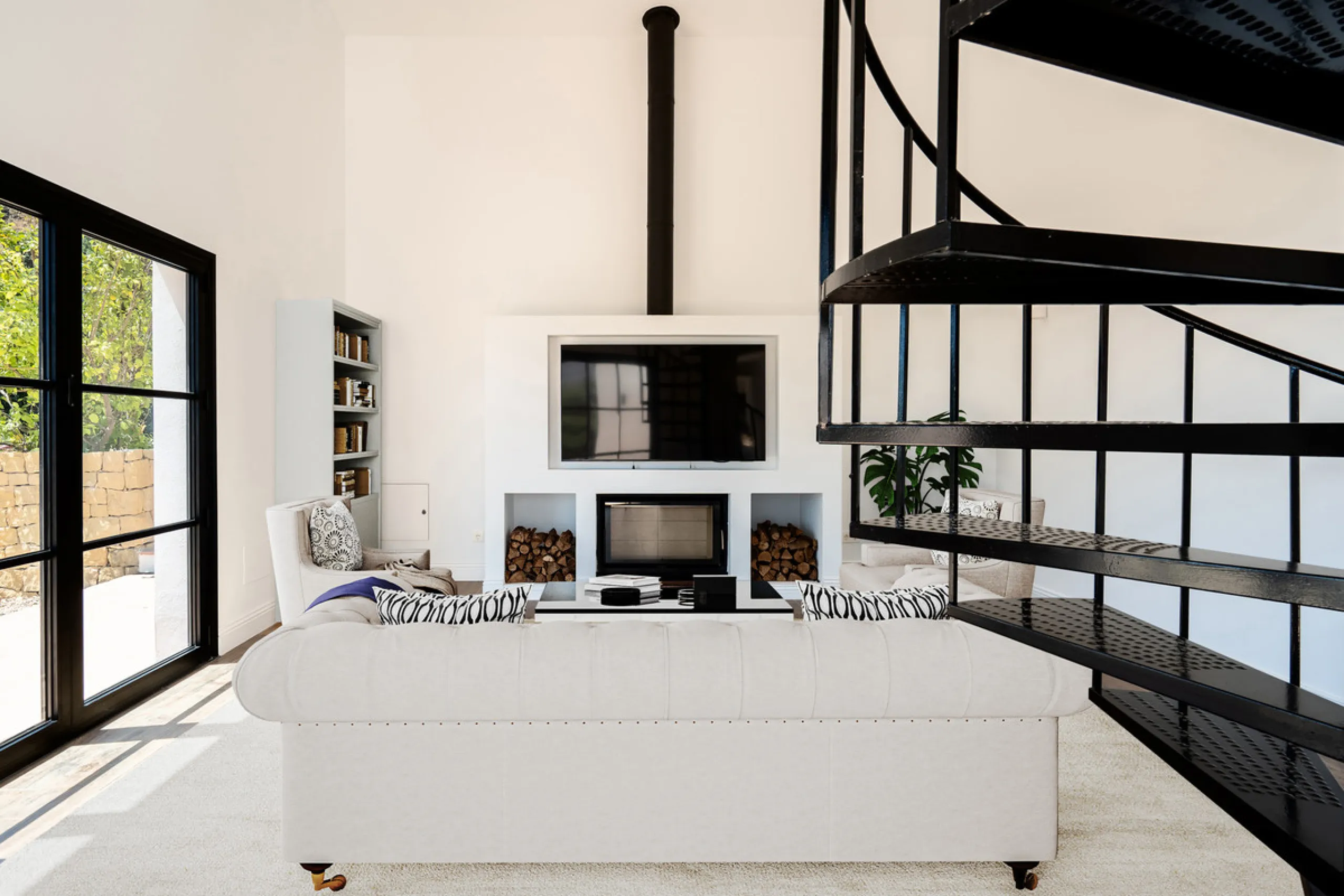 House - Finca - Cortijo в продаже в Casares, Málaga. В доме 5 спален и 5 ванных комнат. Площадь дома 280 м². Площадь участка 4044 м²